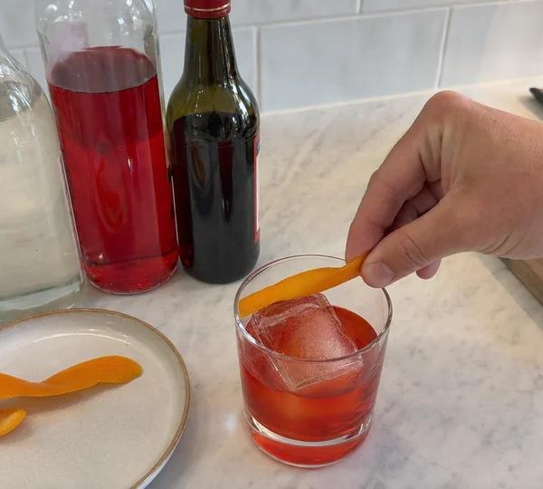 Step 6: Rub the peel around