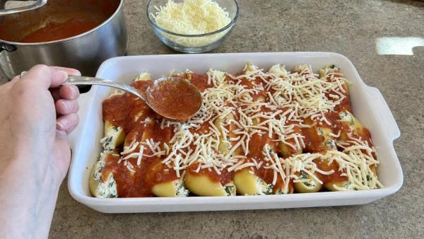 Step 4: Spoon remaining marinara