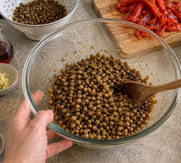 Step 4: Dress the lentils warm