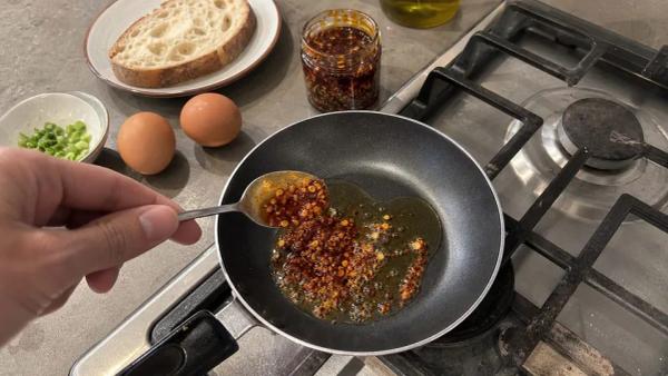 Step 1: Heat the chilli oil