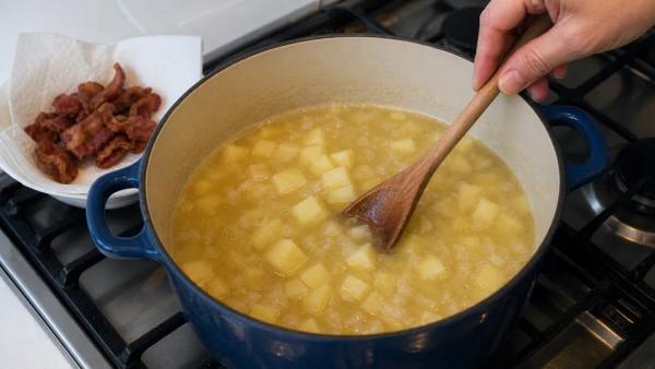 Step 3: Simmer the potatoes