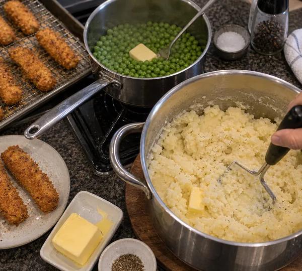 Стъпка 7: Пюрирайте картофите
