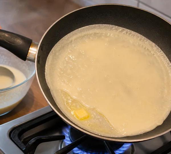 Step 3: Swirl the first crêpe