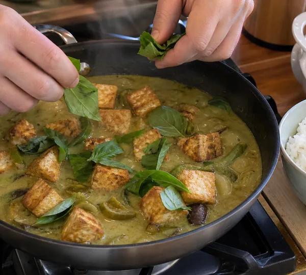 Step 8: Return crispy tofu