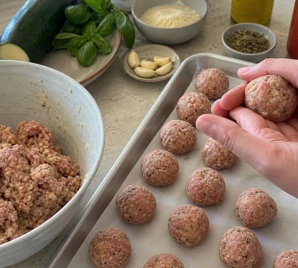Step 2: Combine the turkey mince